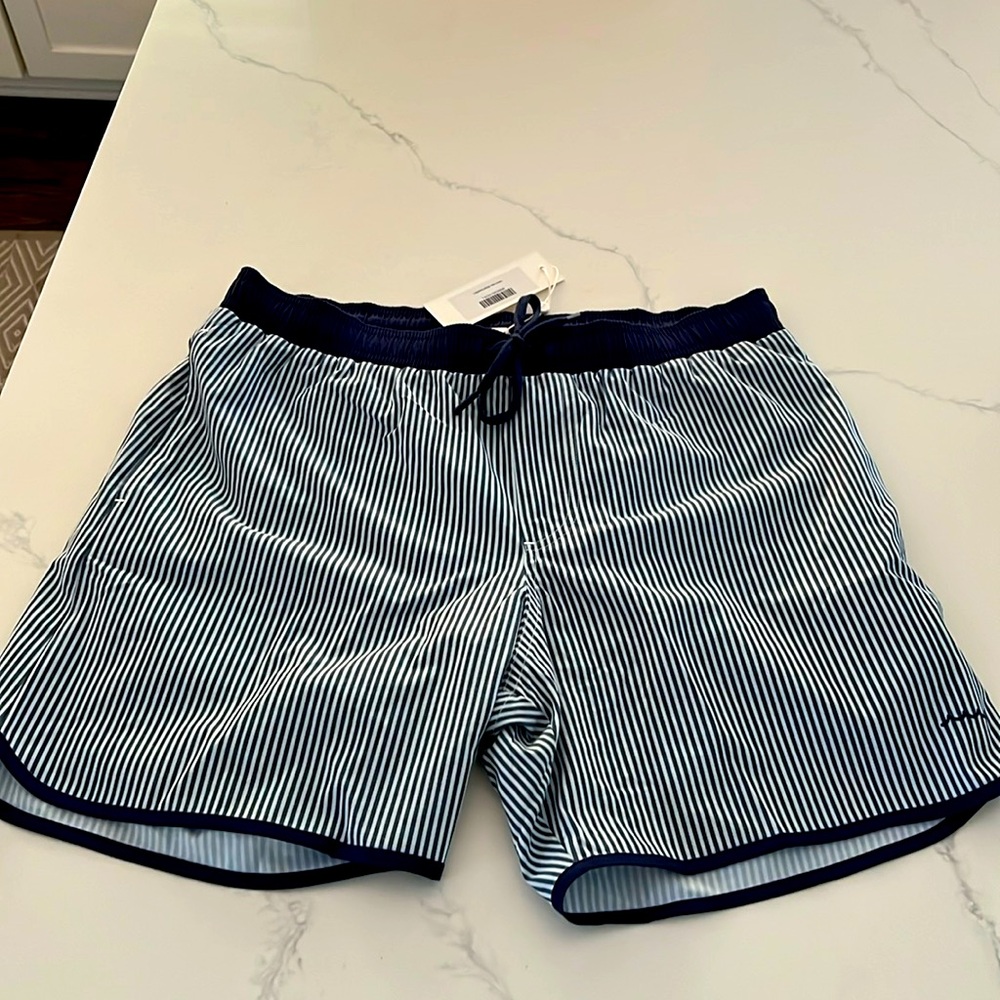 NWT — Minnow men’s swim, size L
